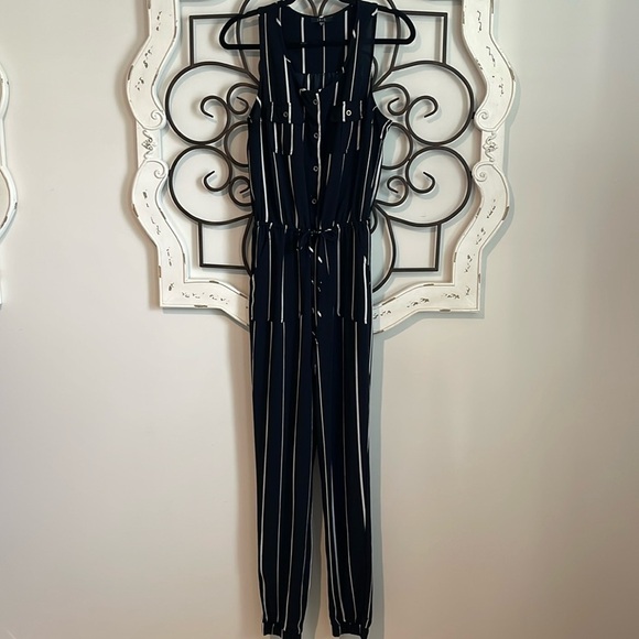 EUC IRIS SLEEVELESS PINSTRIPE JUMPSUIT BLACK/WHITE SIZE LARGE - Picture 1 of 11
